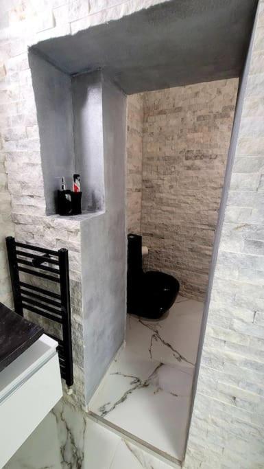Modern Studio At Unirii Bucarest Esterno foto