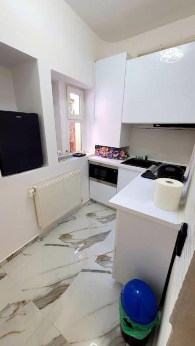 Modern Studio At Unirii Bucarest Esterno foto